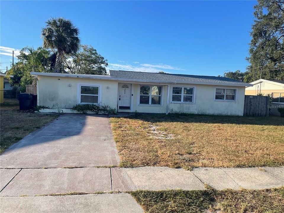 Recently Sold: $340,000 (3 beds, 1 baths, 1248 Square Feet)