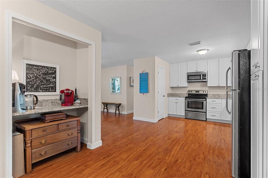 For Sale: $375,000 (3 beds, 2 baths, 1694 Square Feet)