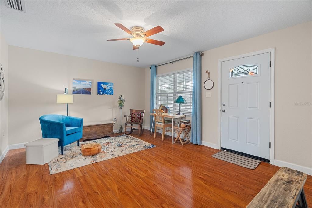 For Sale: $375,000 (3 beds, 2 baths, 1694 Square Feet)