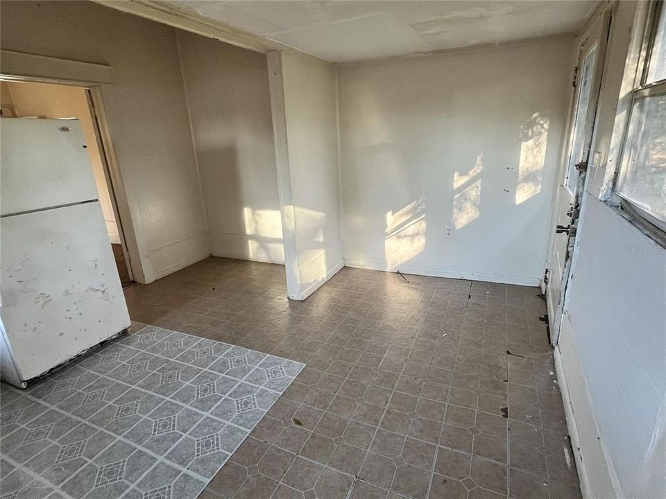 出租: $750 (1 贝兹, 1 浴室, 750 平方英尺)