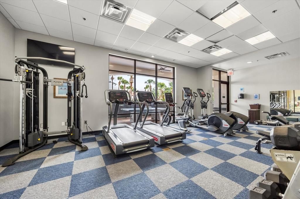 待售: $229,000 (2 贝兹, 0 浴室, 1052 平方英尺)