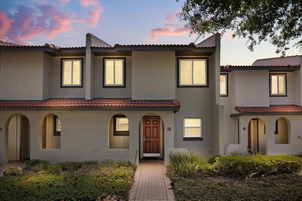 待售: $229,000 (2 贝兹, 0 浴室, 1052 平方英尺)