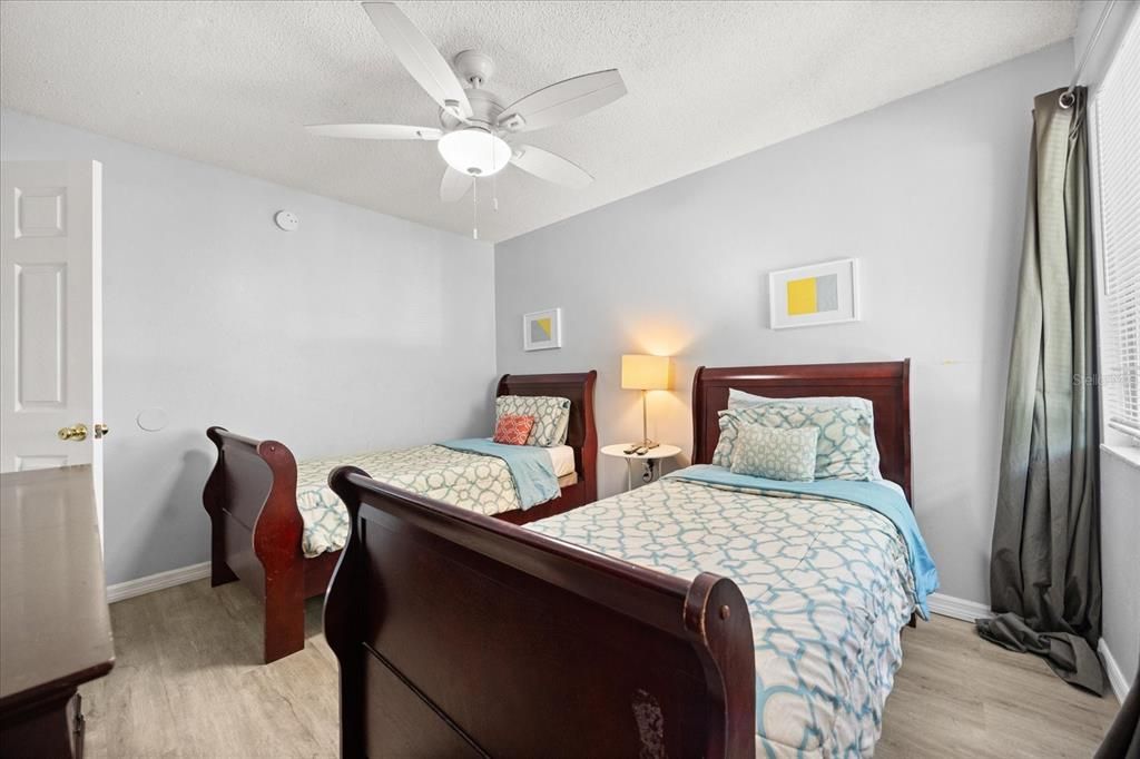 待售: $229,000 (2 贝兹, 0 浴室, 1052 平方英尺)