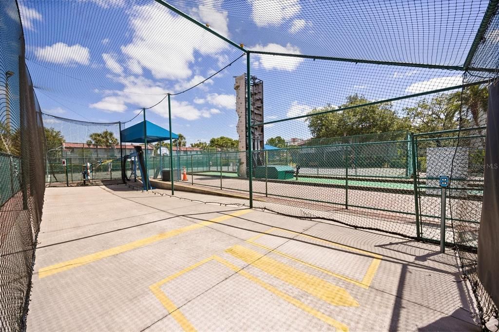 待售: $229,000 (2 贝兹, 0 浴室, 1052 平方英尺)