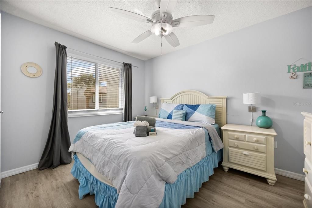 待售: $229,000 (2 贝兹, 0 浴室, 1052 平方英尺)