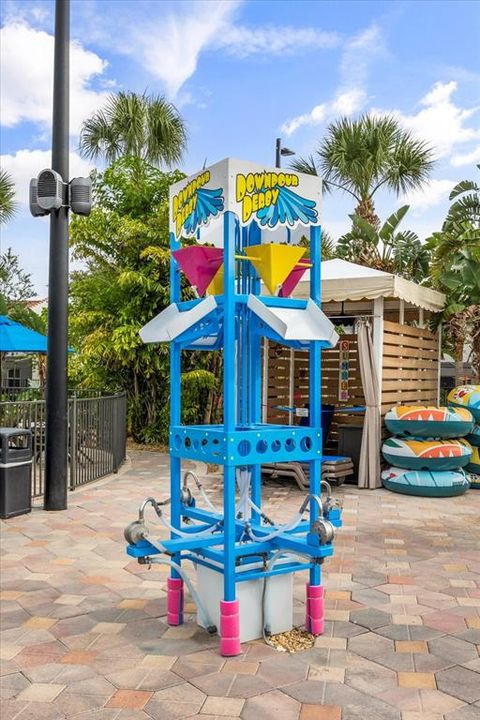 待售: $229,000 (2 贝兹, 0 浴室, 1052 平方英尺)