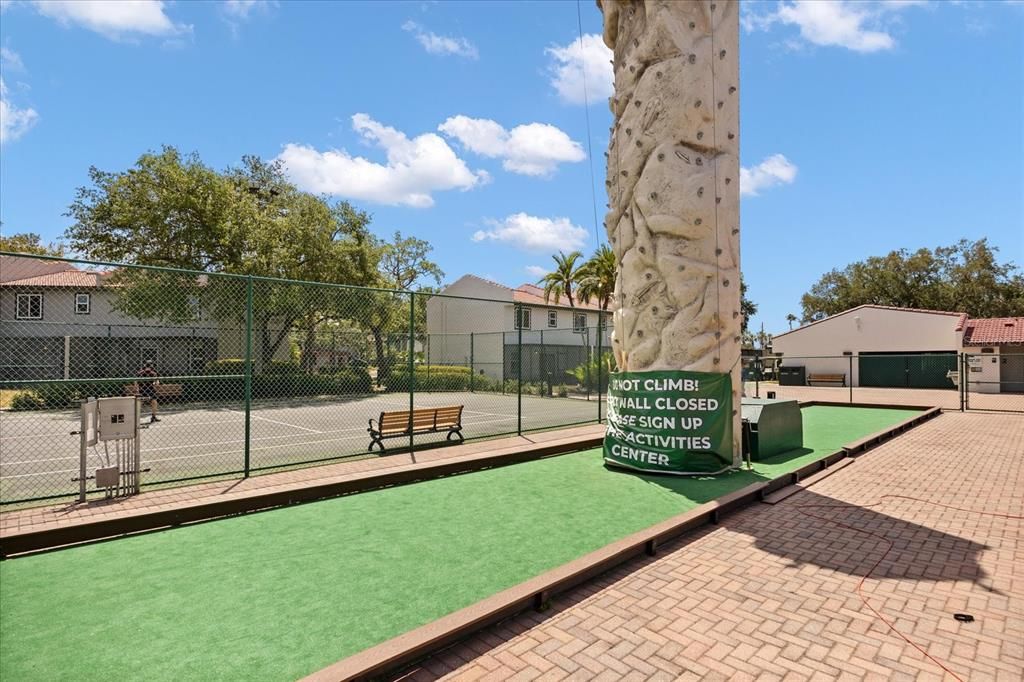 待售: $229,000 (2 贝兹, 0 浴室, 1052 平方英尺)