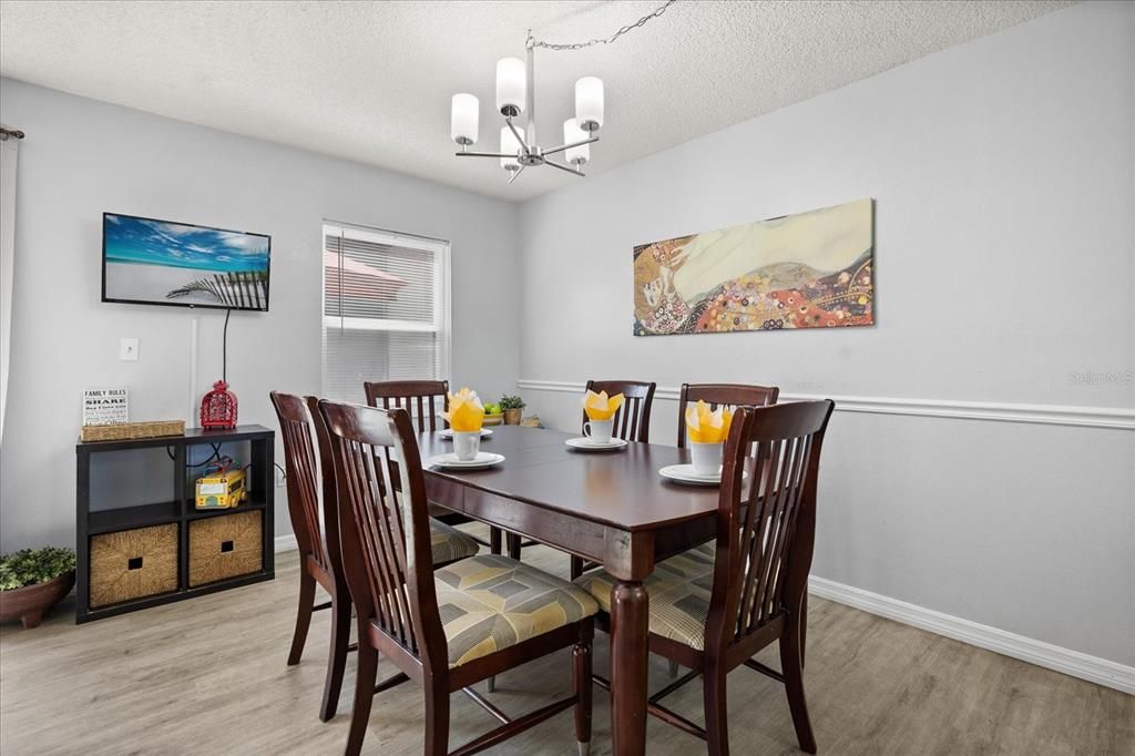 待售: $229,000 (2 贝兹, 0 浴室, 1052 平方英尺)