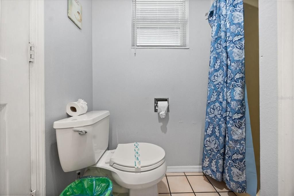 待售: $229,000 (2 贝兹, 0 浴室, 1052 平方英尺)