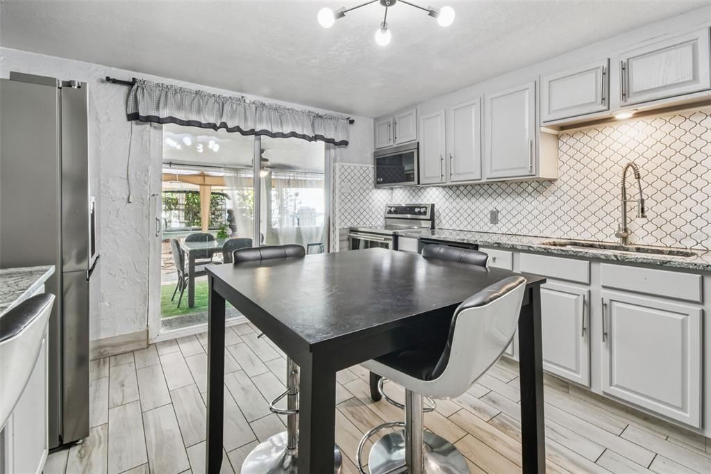 待售: $650,000 (3 贝兹, 2 浴室, 1683 平方英尺)