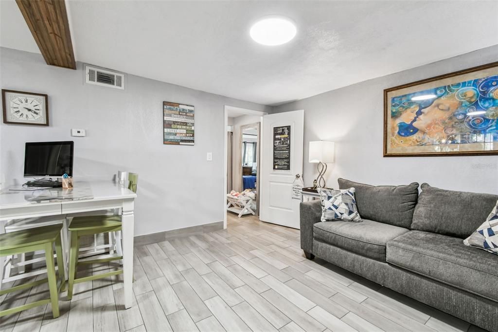 待售: $650,000 (3 贝兹, 2 浴室, 1683 平方英尺)