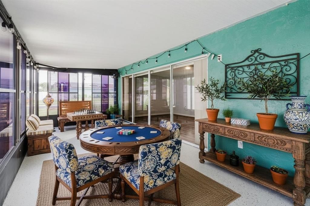 En Venta: $319,900 (3 camas, 2 baños, 1704 Pies cuadrados)