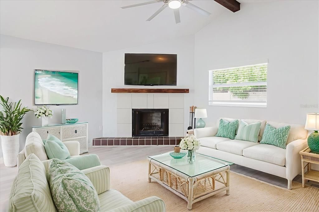 En Venta: $319,900 (3 camas, 2 baños, 1704 Pies cuadrados)