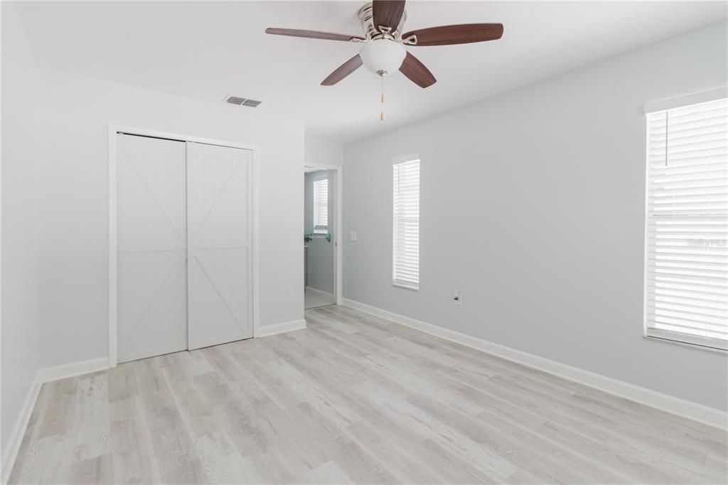 En Venta: $319,900 (3 camas, 2 baños, 1704 Pies cuadrados)