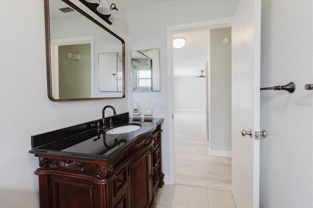 En Venta: $319,900 (3 camas, 2 baños, 1704 Pies cuadrados)