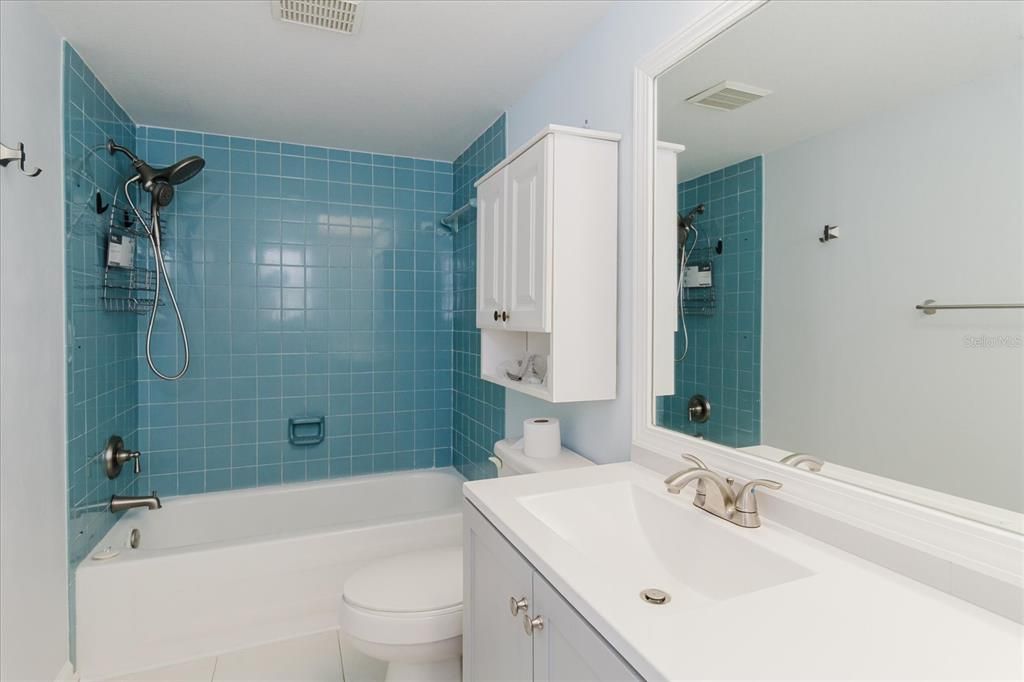 En Venta: $319,900 (3 camas, 2 baños, 1704 Pies cuadrados)