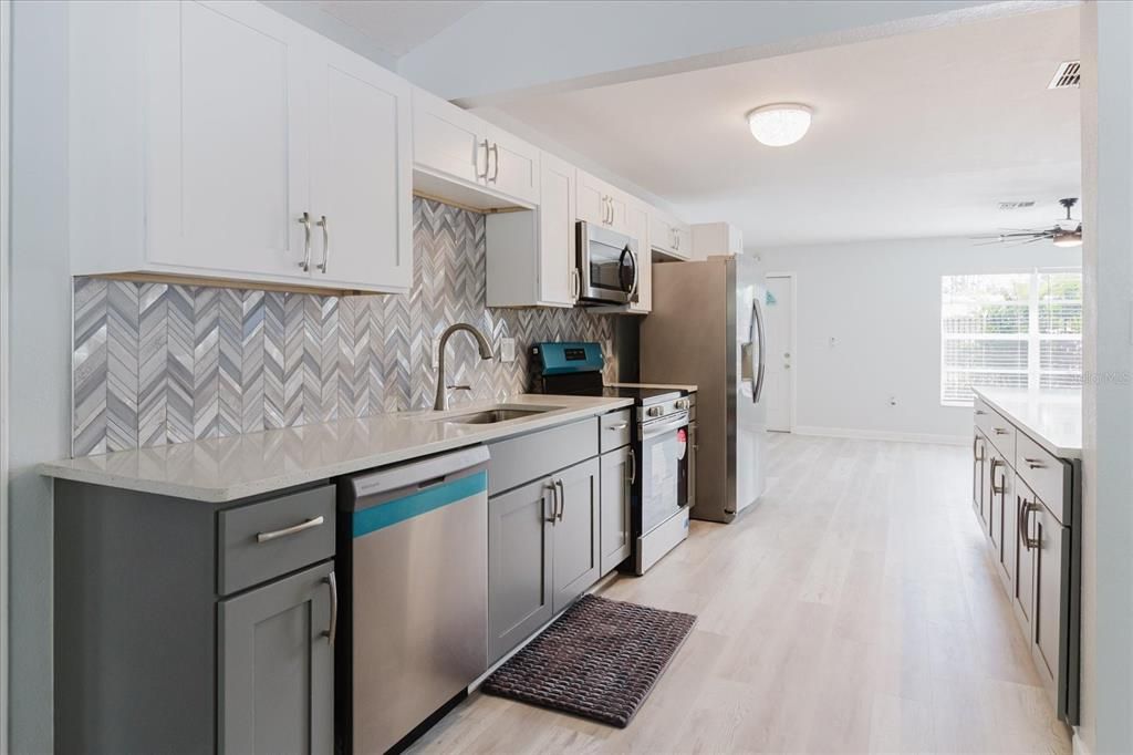 En Venta: $319,900 (3 camas, 2 baños, 1704 Pies cuadrados)