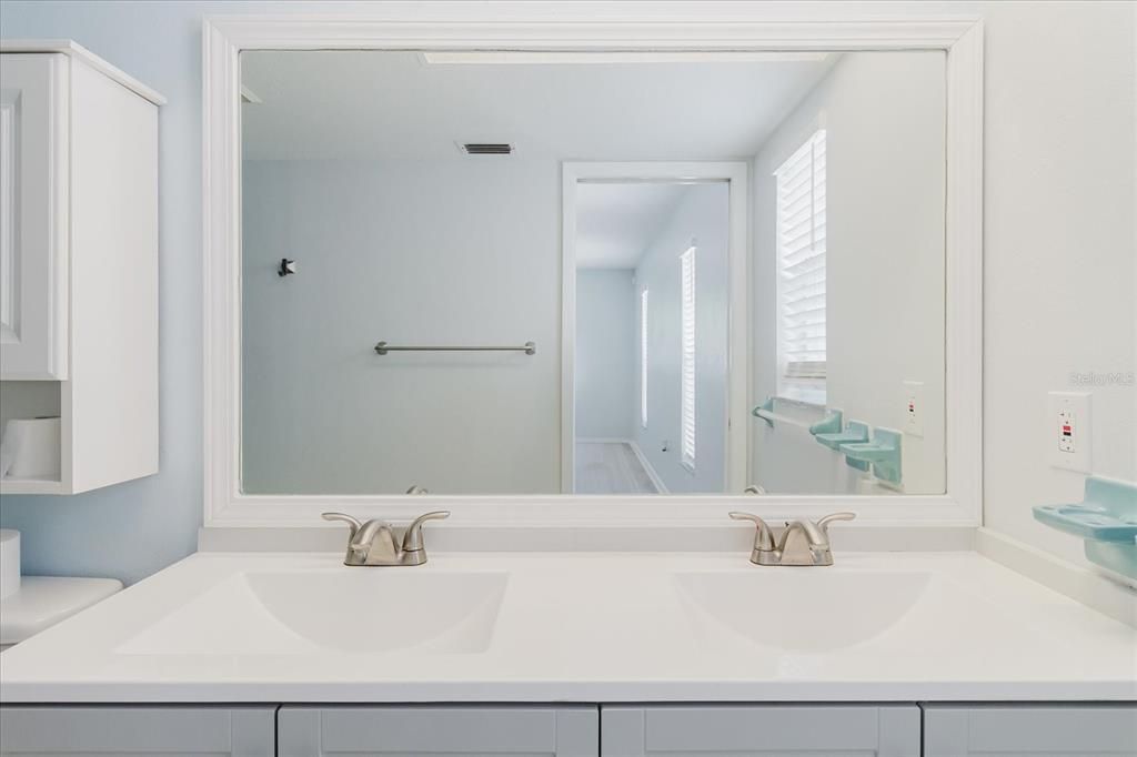 En Venta: $319,900 (3 camas, 2 baños, 1704 Pies cuadrados)