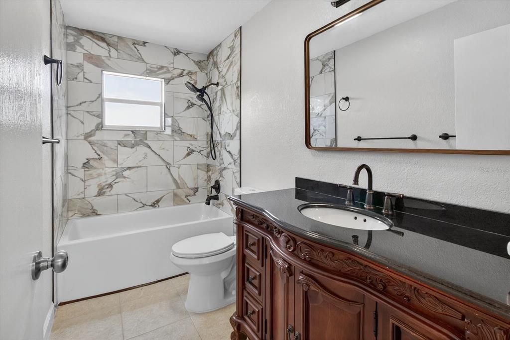 En Venta: $319,900 (3 camas, 2 baños, 1704 Pies cuadrados)