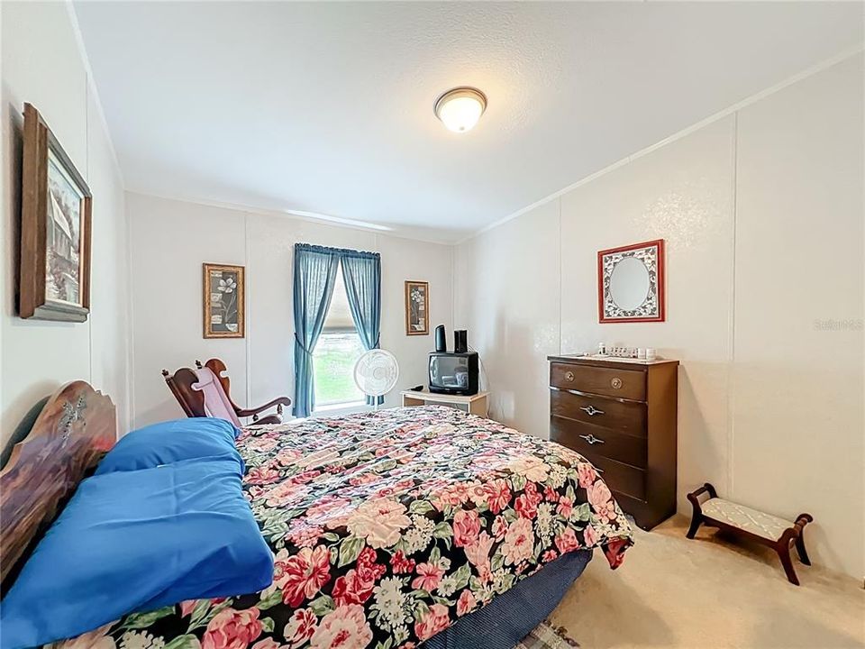 Под контрактом: $194,000 (3 спален, 2 ванн, 1468 Квадратных фут)