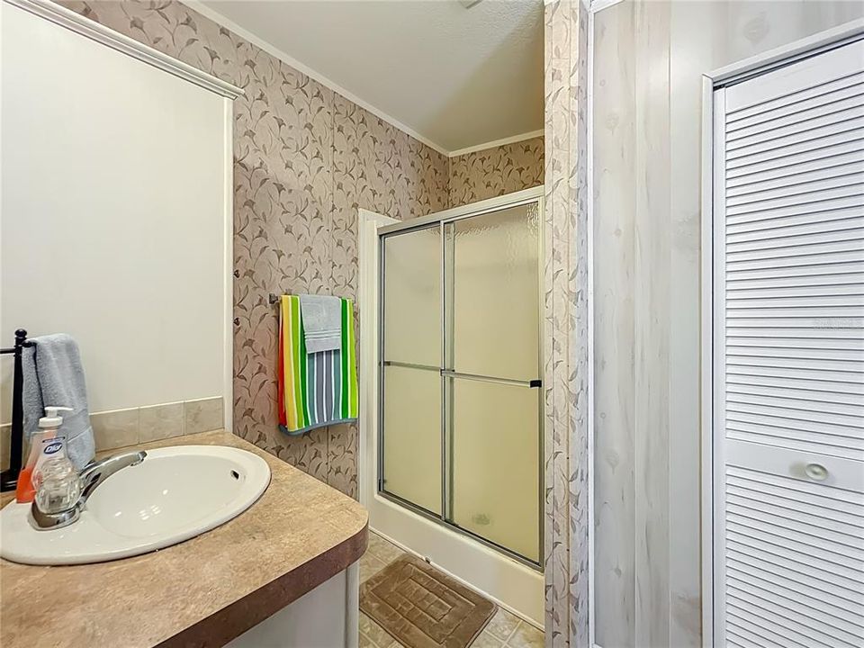 Под контрактом: $194,000 (3 спален, 2 ванн, 1468 Квадратных фут)