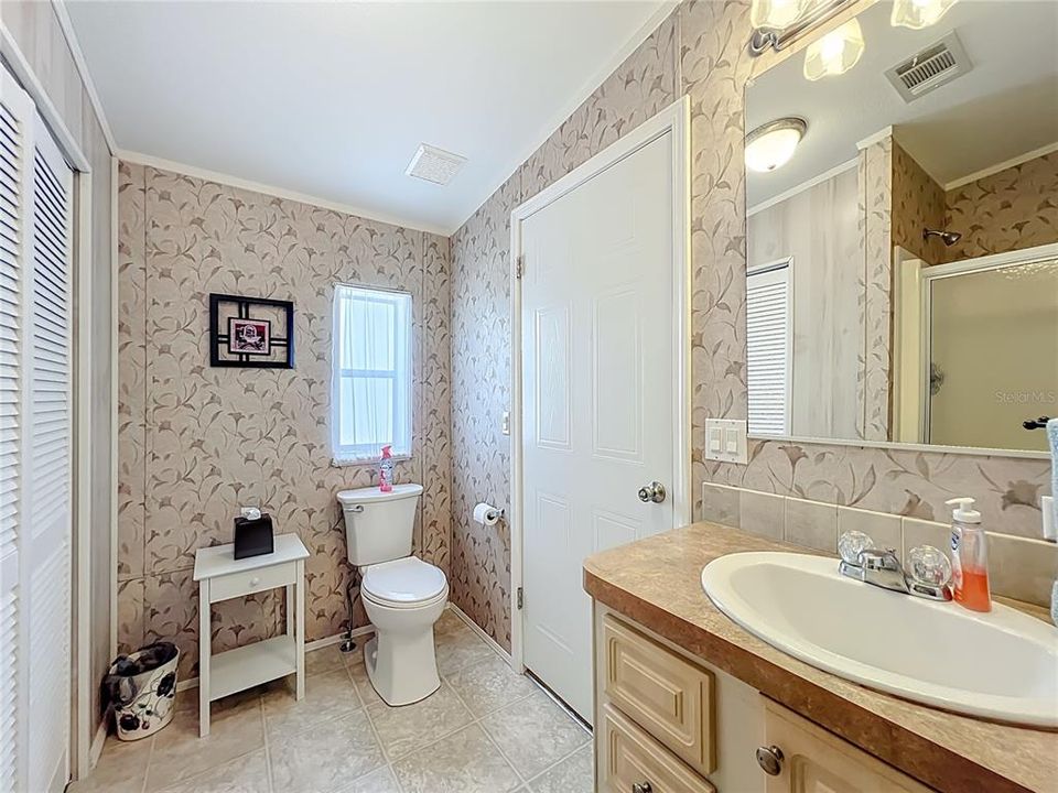 Под контрактом: $194,000 (3 спален, 2 ванн, 1468 Квадратных фут)