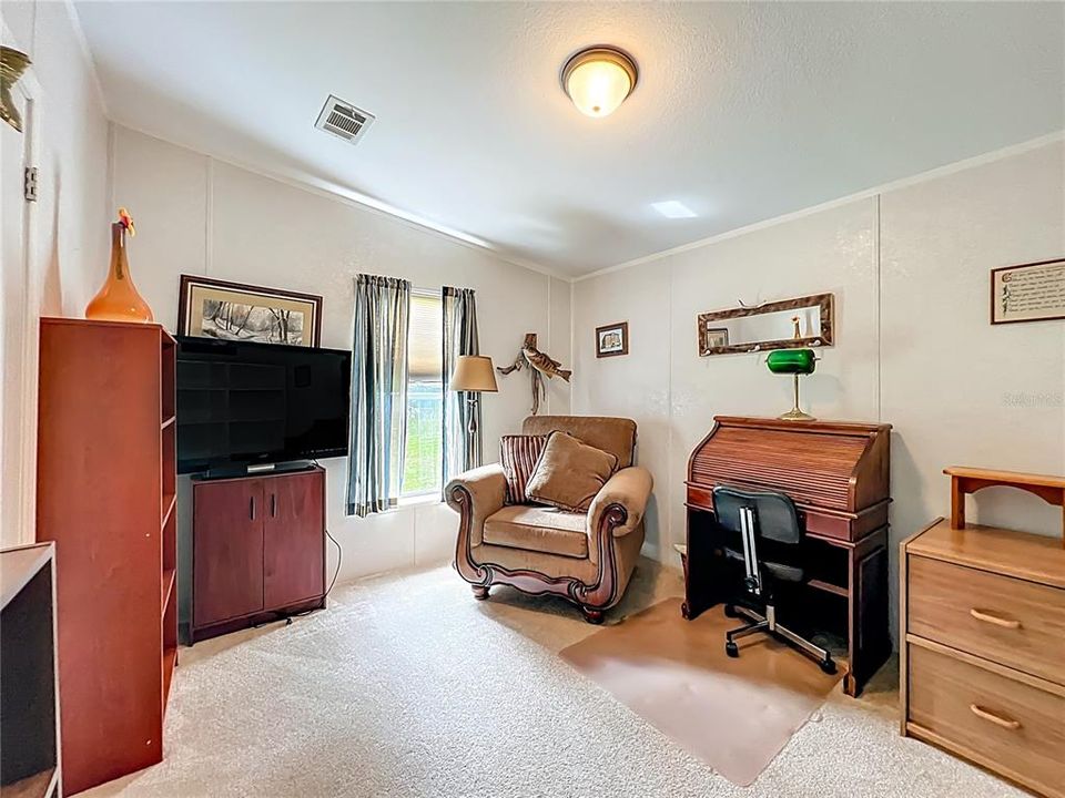 Под контрактом: $194,000 (3 спален, 2 ванн, 1468 Квадратных фут)