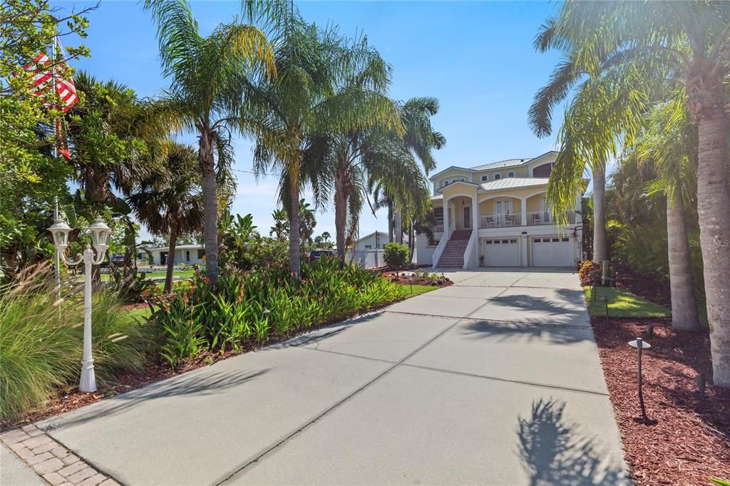 For Sale: $1,200,000 (4 beds, 4 baths, 3662 Square Feet)