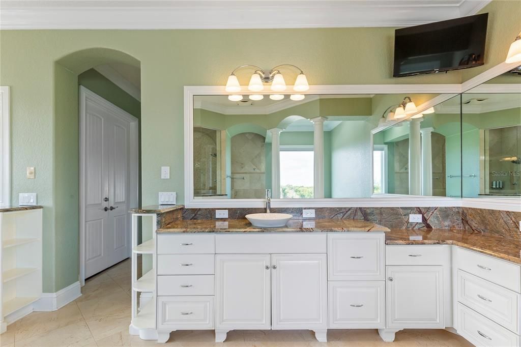 For Sale: $1,200,000 (4 beds, 4 baths, 3662 Square Feet)