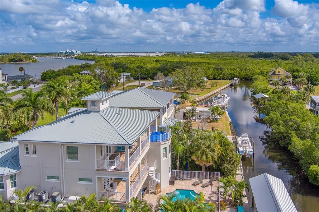 For Sale: $1,200,000 (4 beds, 4 baths, 3662 Square Feet)