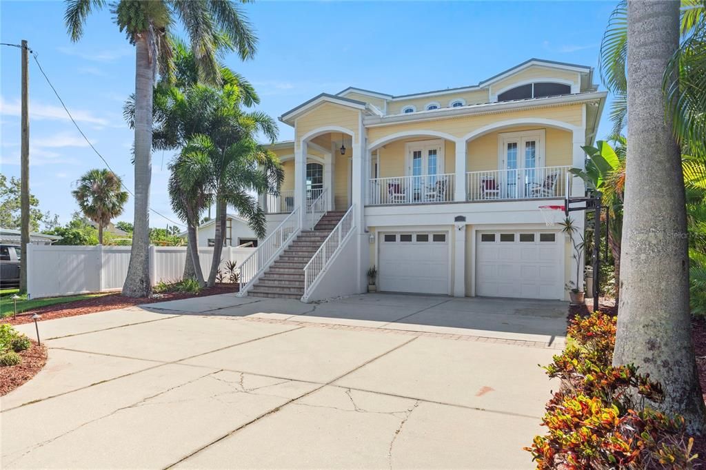 For Sale: $1,200,000 (4 beds, 4 baths, 3662 Square Feet)