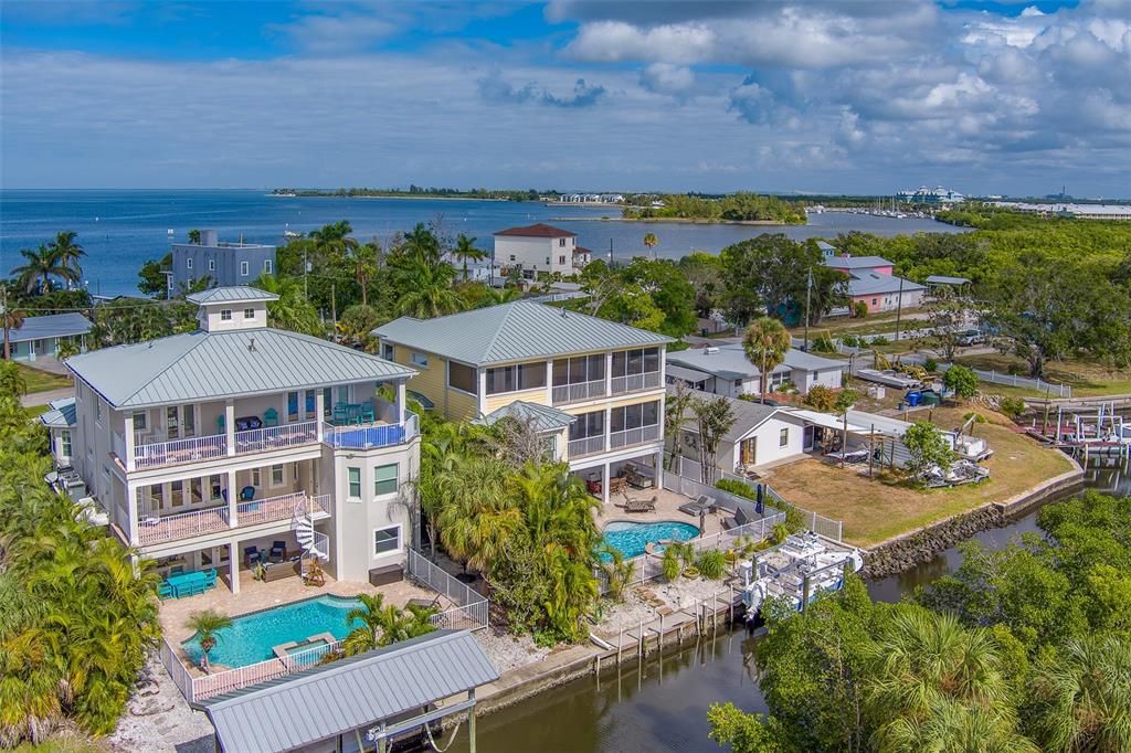 For Sale: $1,200,000 (4 beds, 4 baths, 3662 Square Feet)