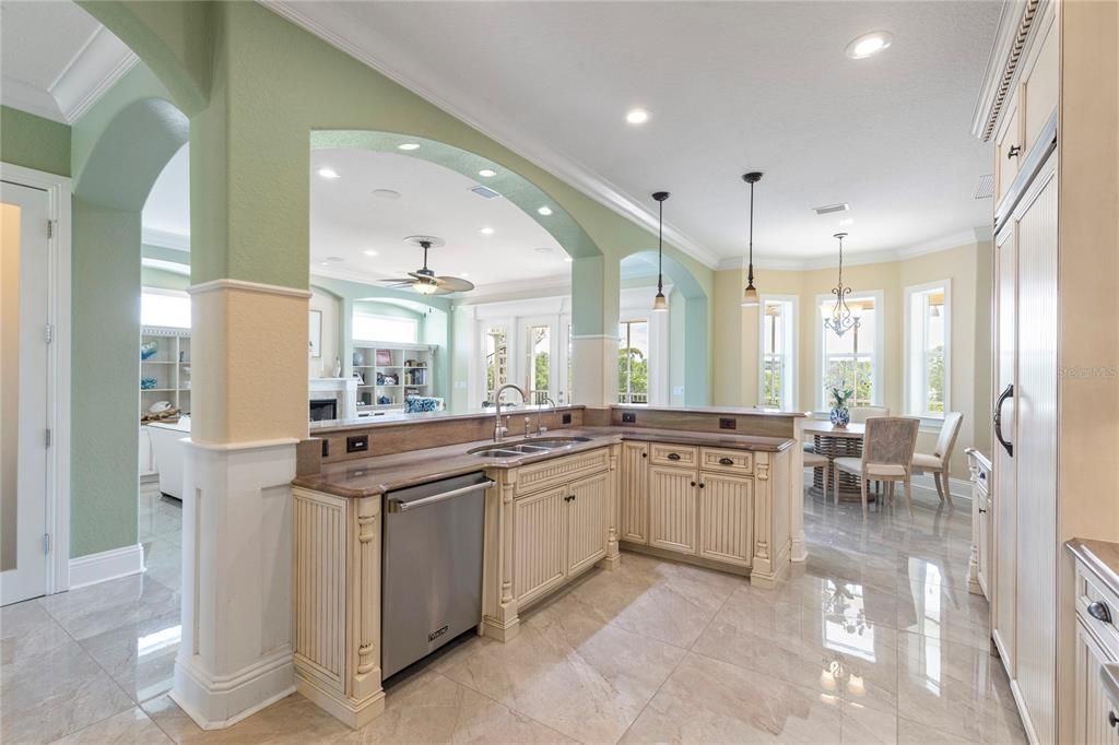 For Sale: $1,200,000 (4 beds, 4 baths, 3662 Square Feet)