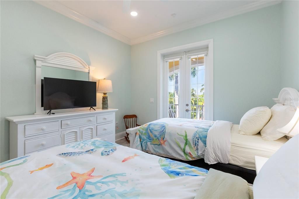 For Sale: $1,200,000 (4 beds, 4 baths, 3662 Square Feet)