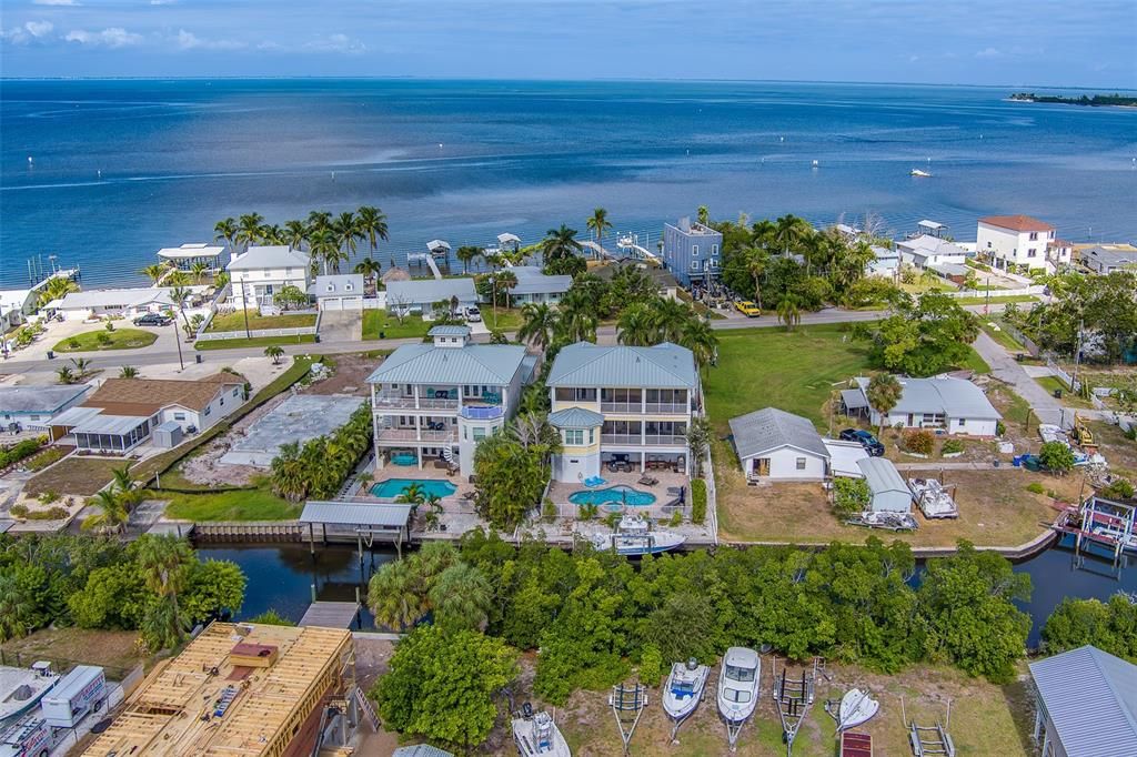 For Sale: $1,200,000 (4 beds, 4 baths, 3662 Square Feet)