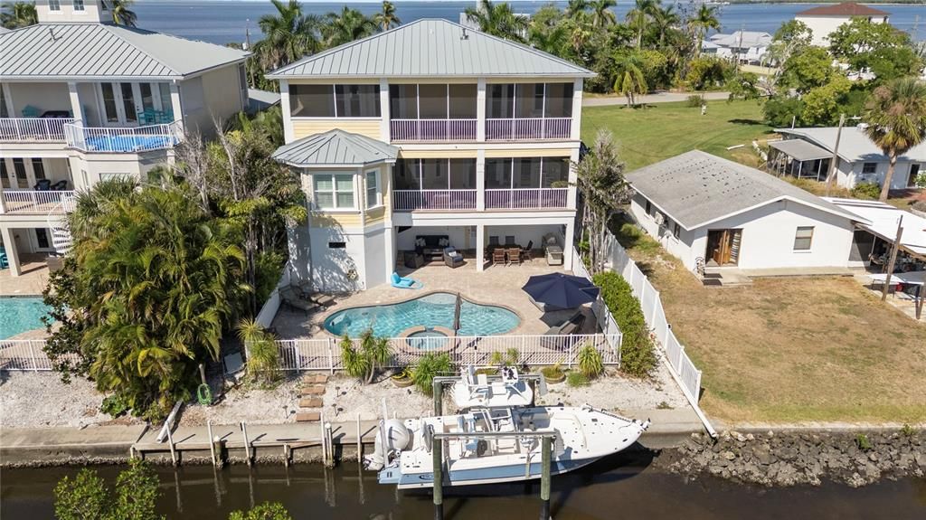 For Sale: $1,200,000 (4 beds, 4 baths, 3662 Square Feet)