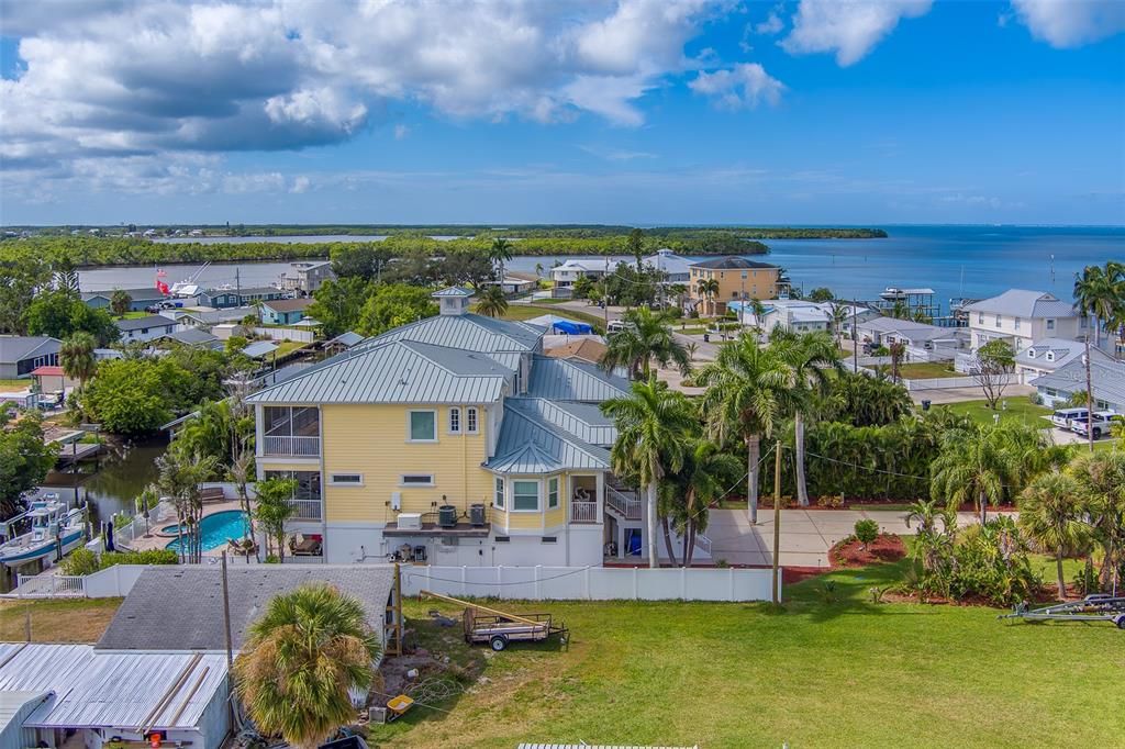 For Sale: $1,200,000 (4 beds, 4 baths, 3662 Square Feet)