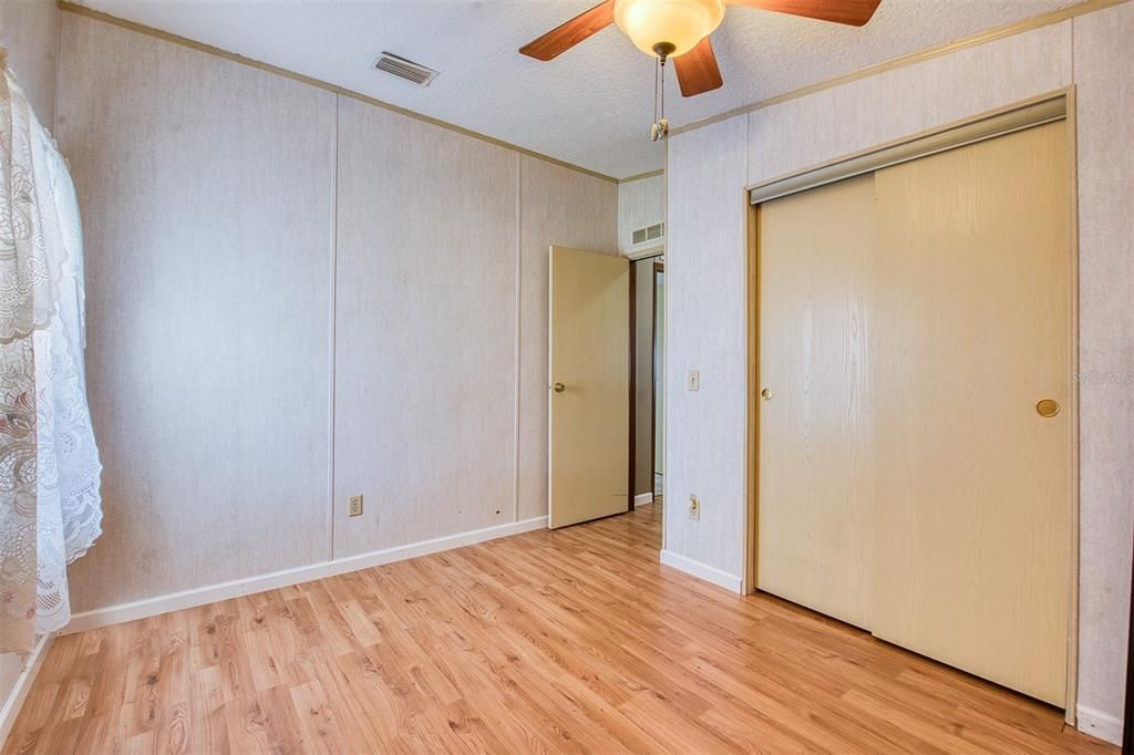 For Sale: $214,500 (2 beds, 2 baths, 1078 Square Feet)