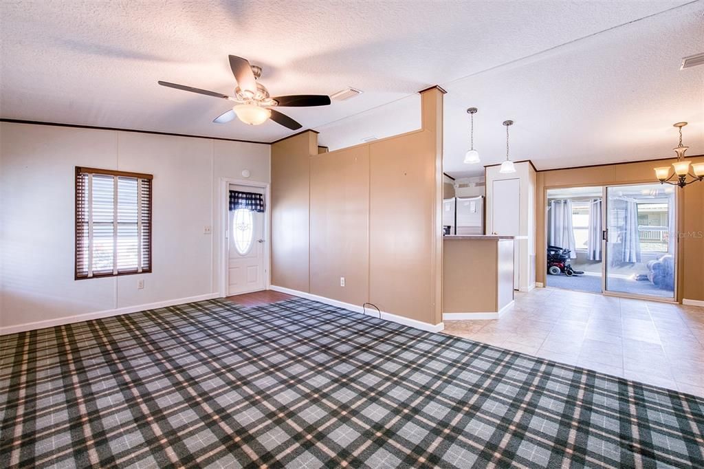 For Sale: $214,500 (2 beds, 2 baths, 1078 Square Feet)