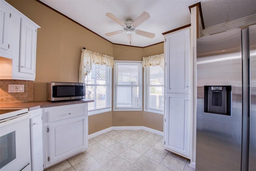 For Sale: $214,500 (2 beds, 2 baths, 1078 Square Feet)