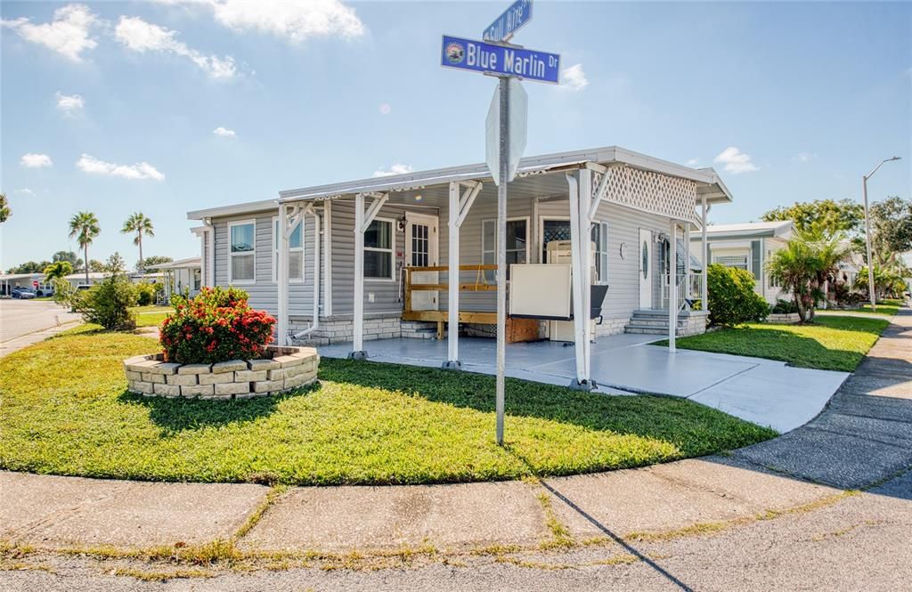 For Sale: $214,500 (2 beds, 2 baths, 1078 Square Feet)