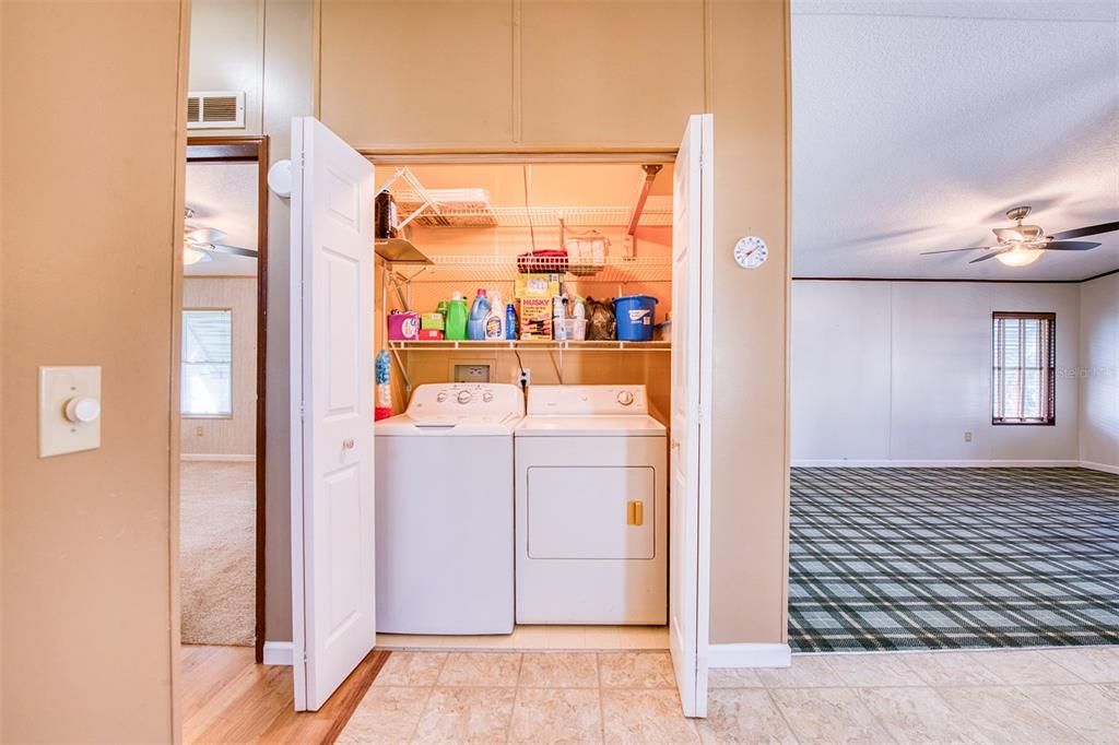 For Sale: $214,500 (2 beds, 2 baths, 1078 Square Feet)