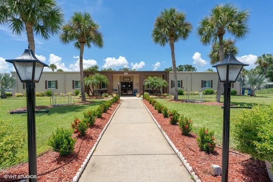 For Sale: $214,500 (2 beds, 2 baths, 1078 Square Feet)