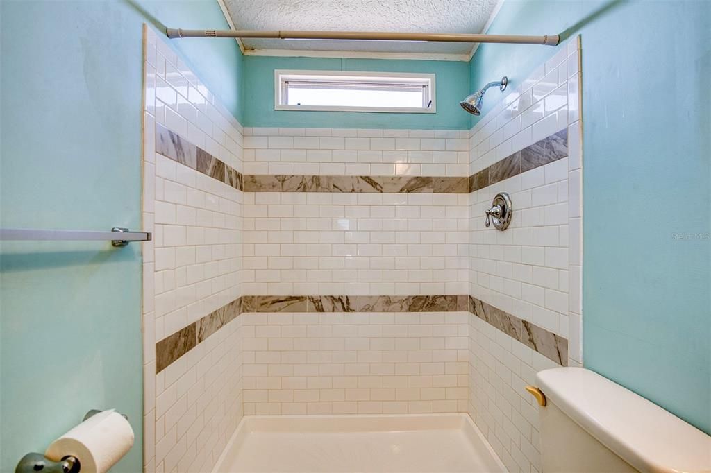 For Sale: $214,500 (2 beds, 2 baths, 1078 Square Feet)