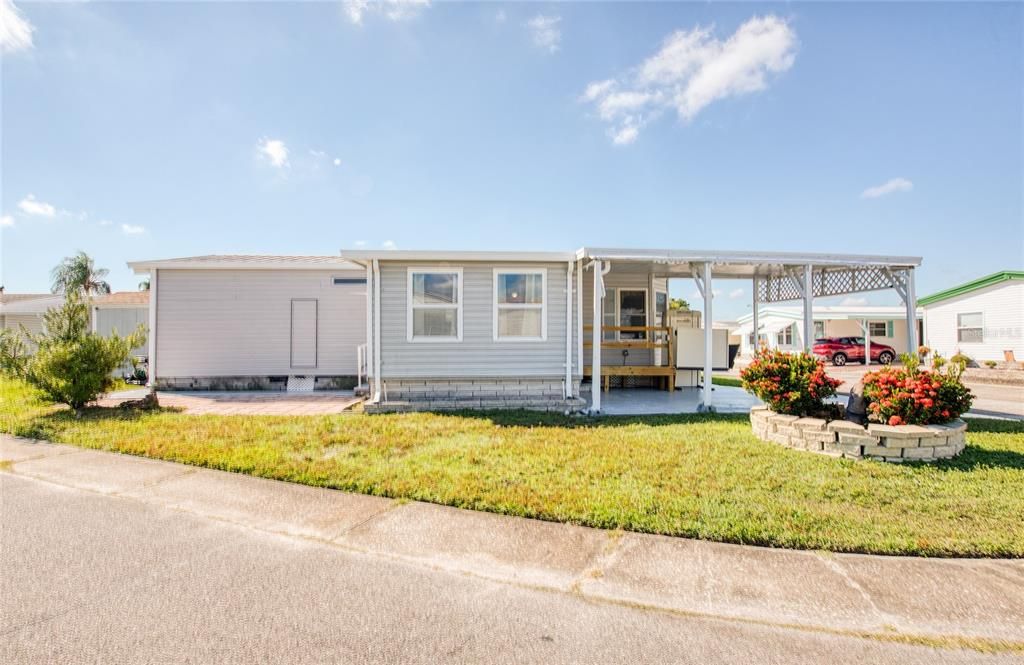 For Sale: $214,500 (2 beds, 2 baths, 1078 Square Feet)