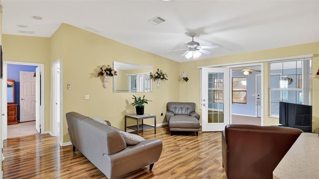 На продажу: $645,000 (3 спален, 2 ванн, 2188 Квадратных фут)