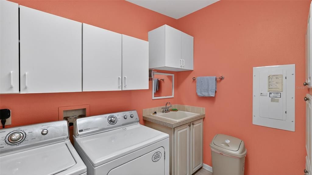 На продажу: $645,000 (3 спален, 2 ванн, 2188 Квадратных фут)