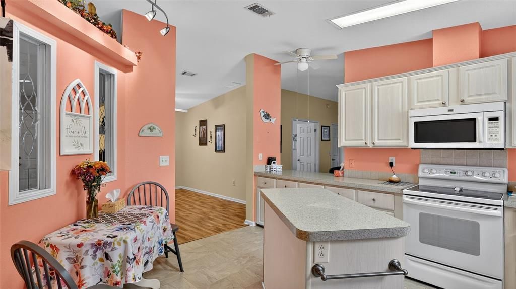 На продажу: $645,000 (3 спален, 2 ванн, 2188 Квадратных фут)