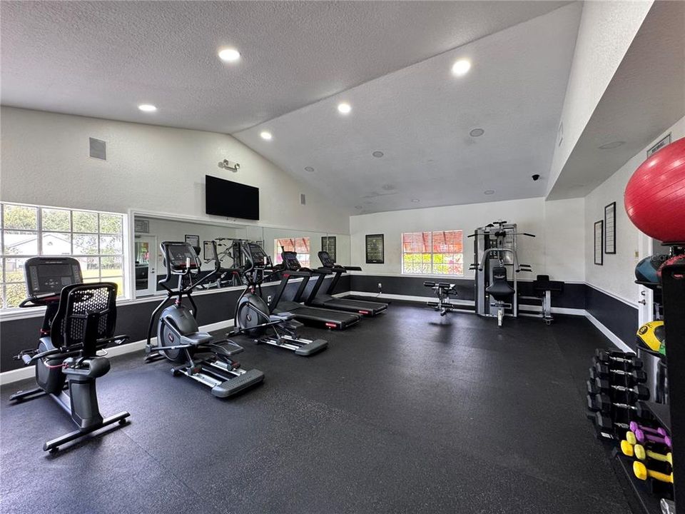 待售: $159,000 (1 贝兹, 1 浴室, 872 平方英尺)