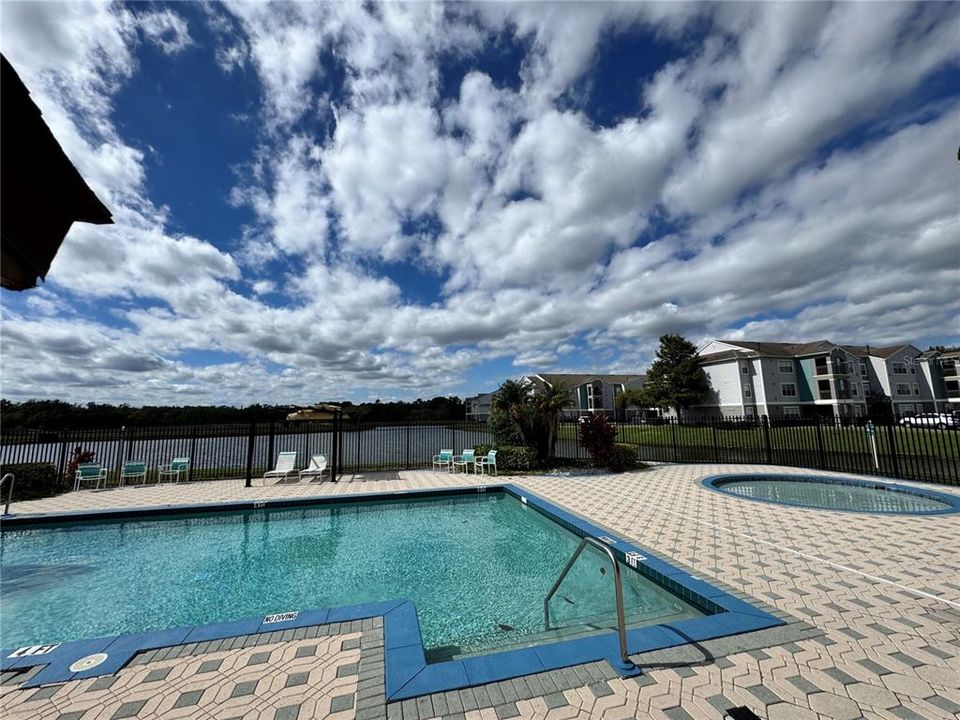 待售: $159,000 (1 贝兹, 1 浴室, 872 平方英尺)